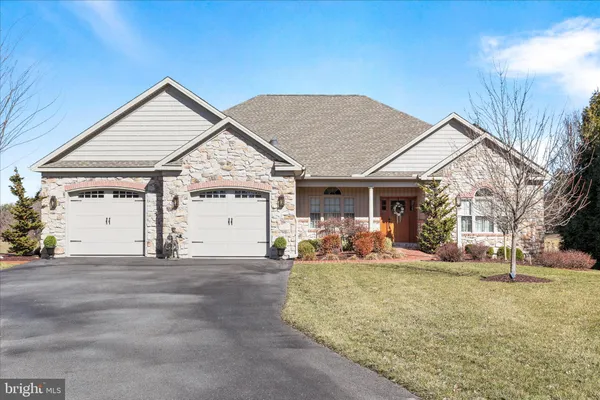 $890,000 | 1464 Highfield Court, Chambersburg, PA 17202