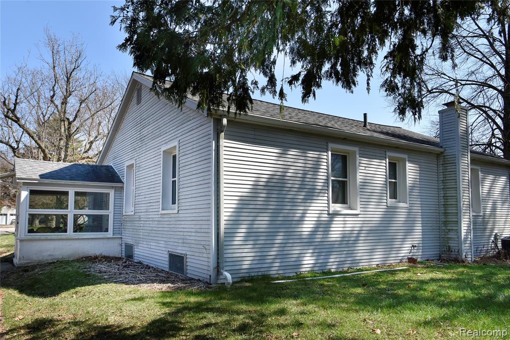 1493 Merry Road Waterford, MI 48328 - Photo 14 of 82 Gallery Image 14