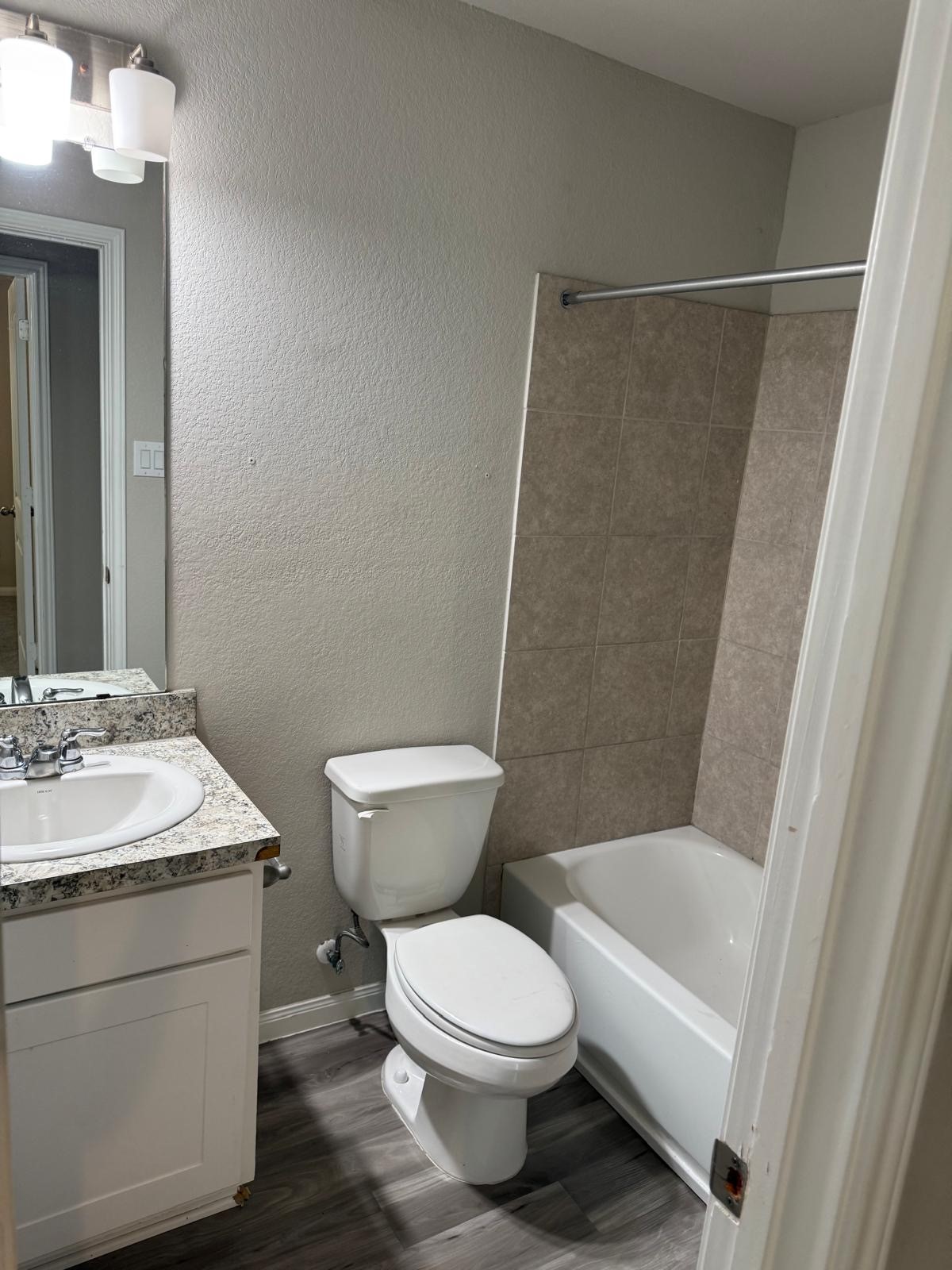 627 West Live Oak Street Angleton, TX 77515 - Photo 13 of 17