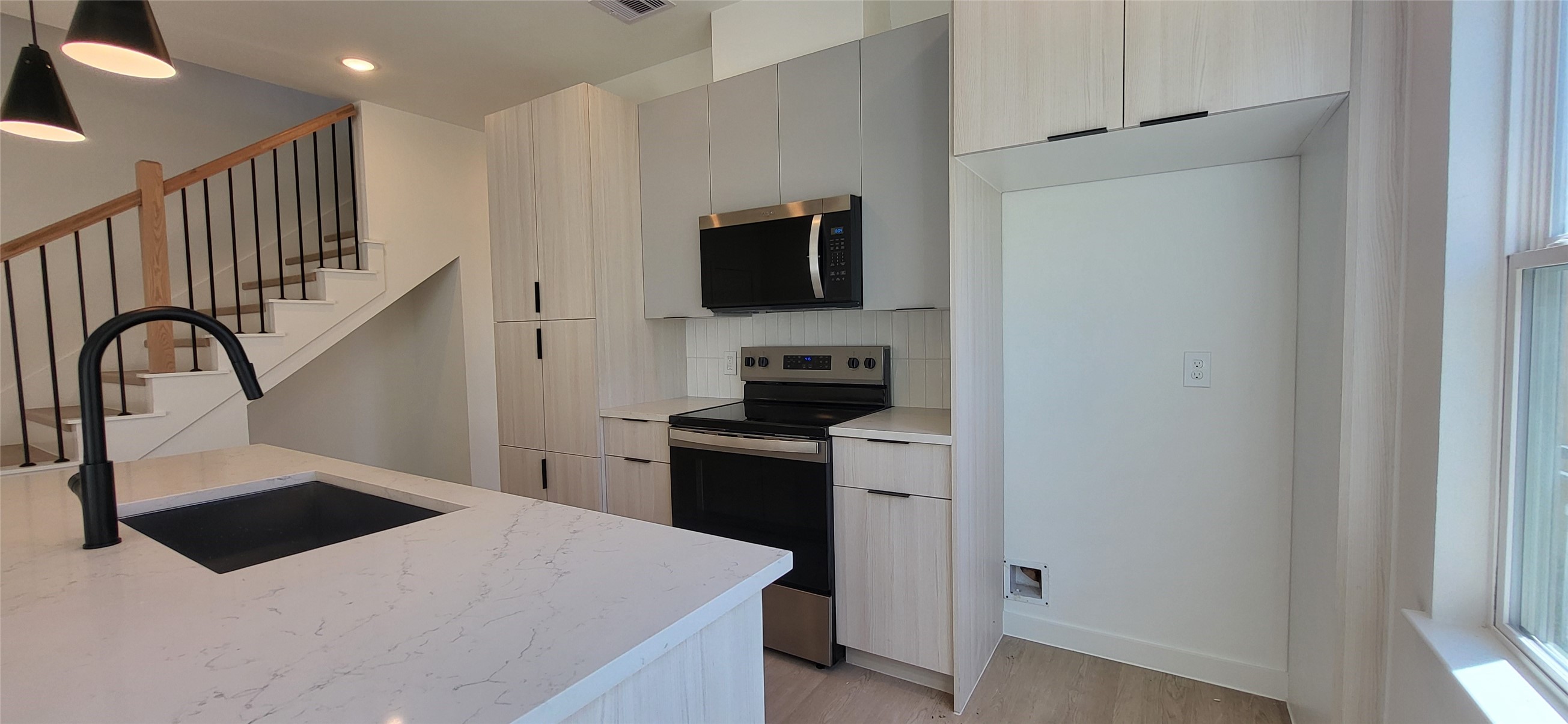 1033 North Lane, Unit B Houston, TX 77088 - Photo 9 of 26