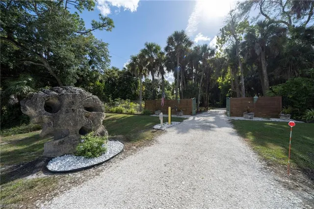 $1,650,000 | 4359 County Road 78, LaBelle, FL 33935