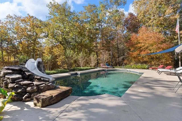 $950,000 | 37 Oak Hill Lane Northwest, Cartersville, GA 30121