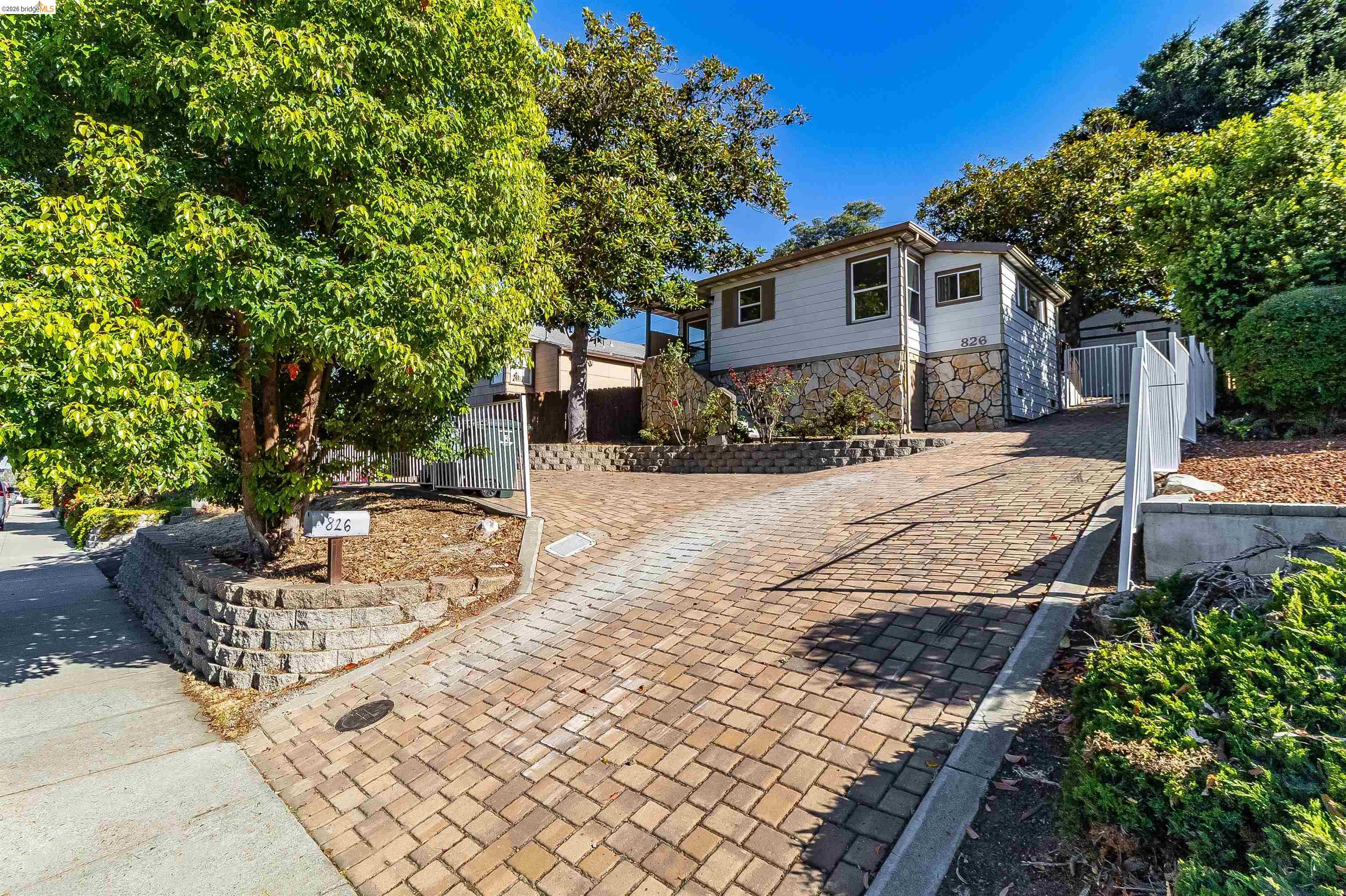 826 Benicia Road Vallejo, CA 94591 - Photo 2 of 36 Gallery Image 2