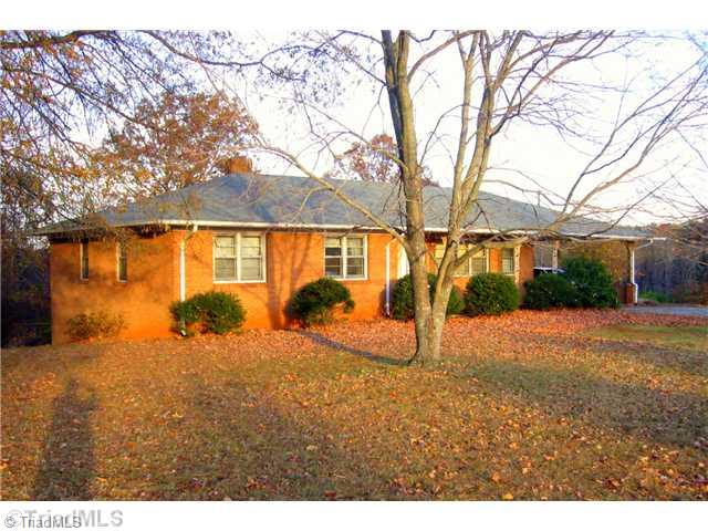 1839 Dillard Road Madison, NC 27025 - Photo 1 of 16 Exterior Front.