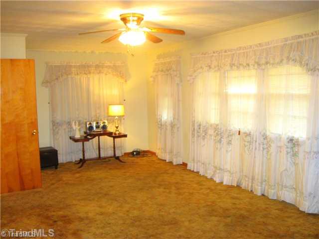 1839 Dillard Road Madison, NC 27025 - Photo 12 of 16 Living Room.
