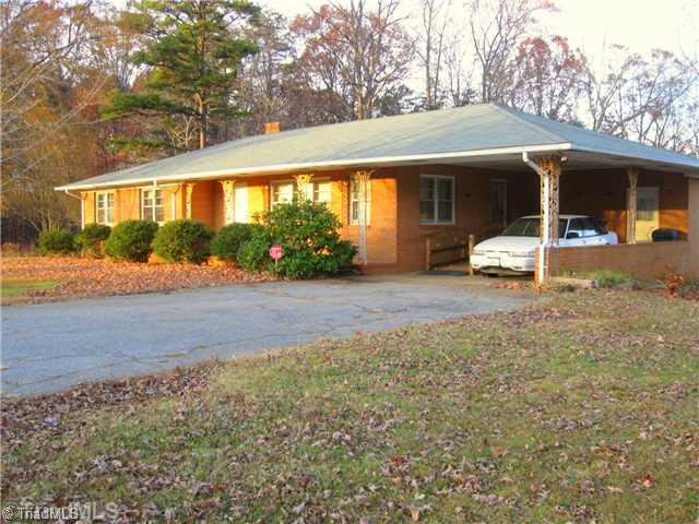 1839 Dillard Road Madison, NC 27025 - Photo 3 of 16 Exterior Front.