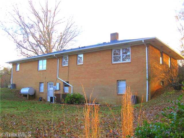 1839 Dillard Road Madison, NC 27025 - Photo 4 of 16 Exterior Back.