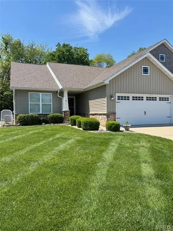 $389,000 | 1953 Gliddon Boulevard, Unit B, Troy, IL 62294