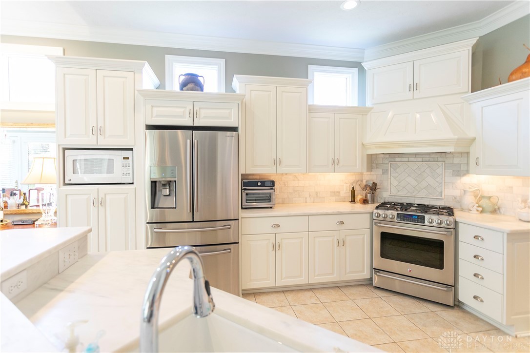 276 Rue Marseille Kettering, OH 45429 - Photo 8 of 40