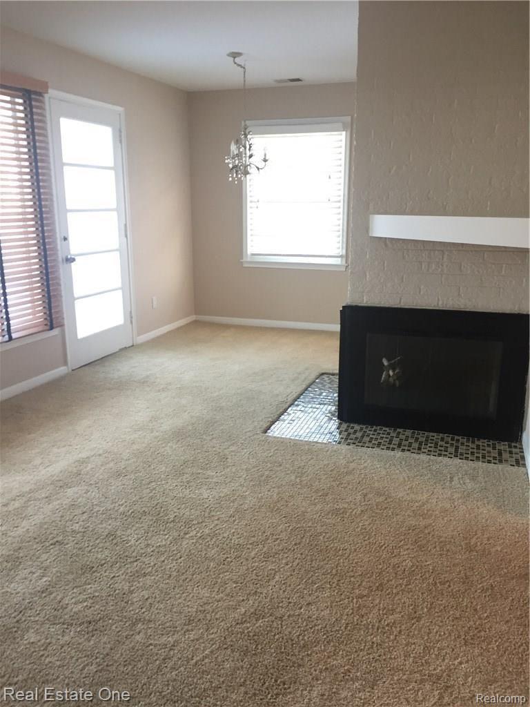 3702 Normandy Road Royal Oak, MI 48073 - Photo 12 of 28 IMG_4828.JPG