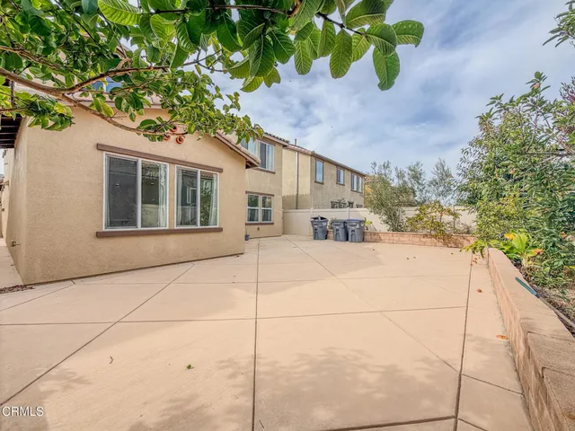 a view of entrance of the house