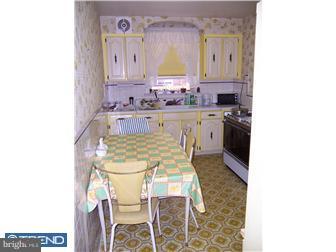 412 Edgemore Road Philadelphia, PA 19151 - Photo 4 of 6 Kitchen