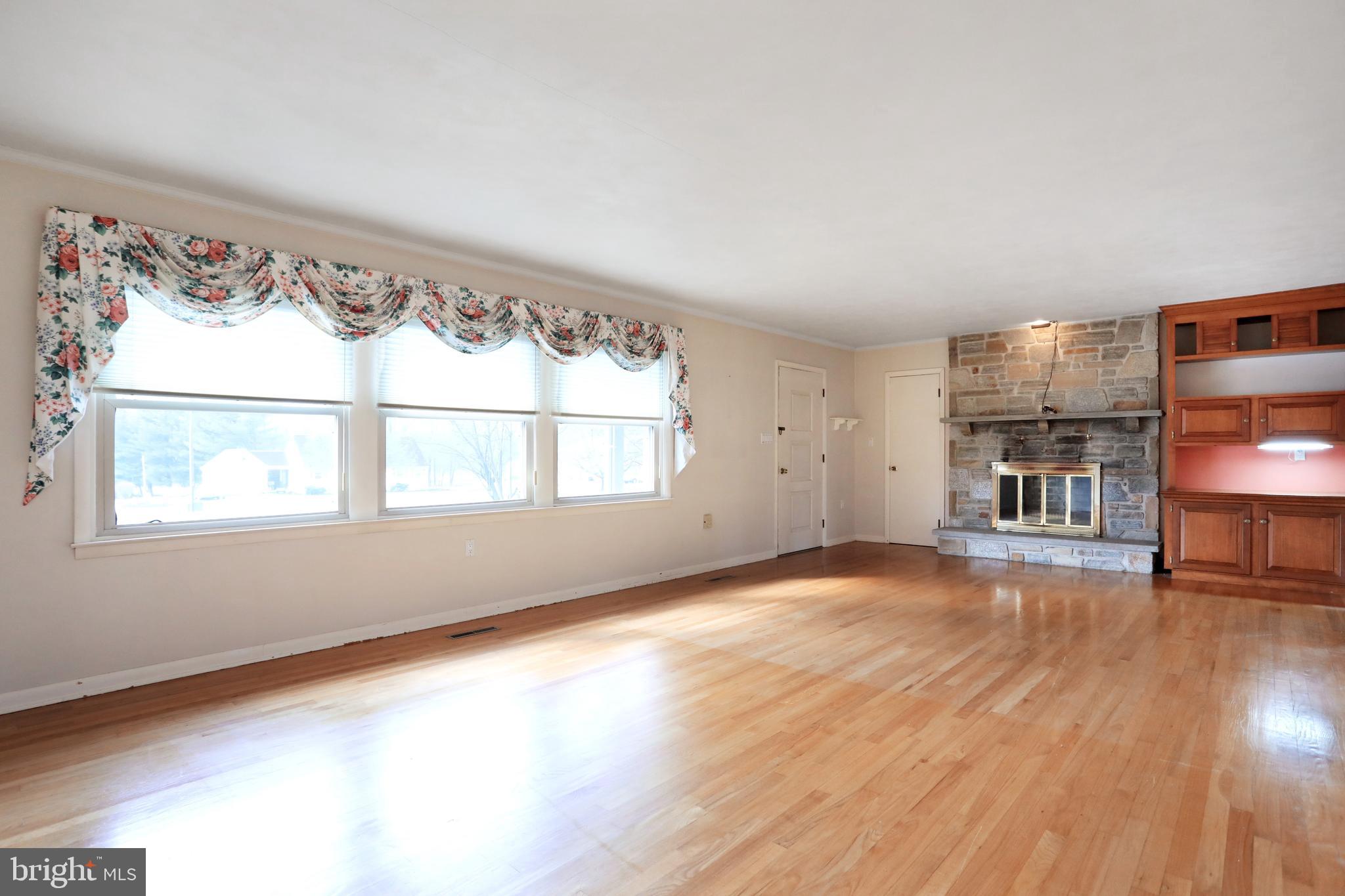 3325 Chambersburg Road Biglerville, PA 17307 - Photo 7 of 44 Bright living room w/Large replacement windows