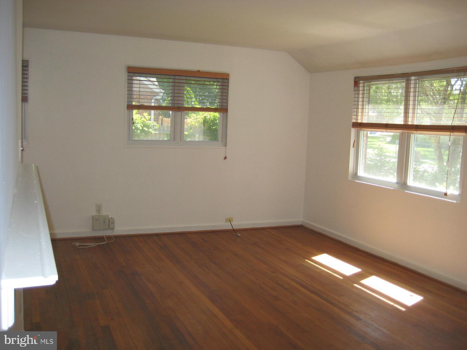 12602 Denley Road Silver Spring, MD 20906 - Photo 6 of 17 Living Room