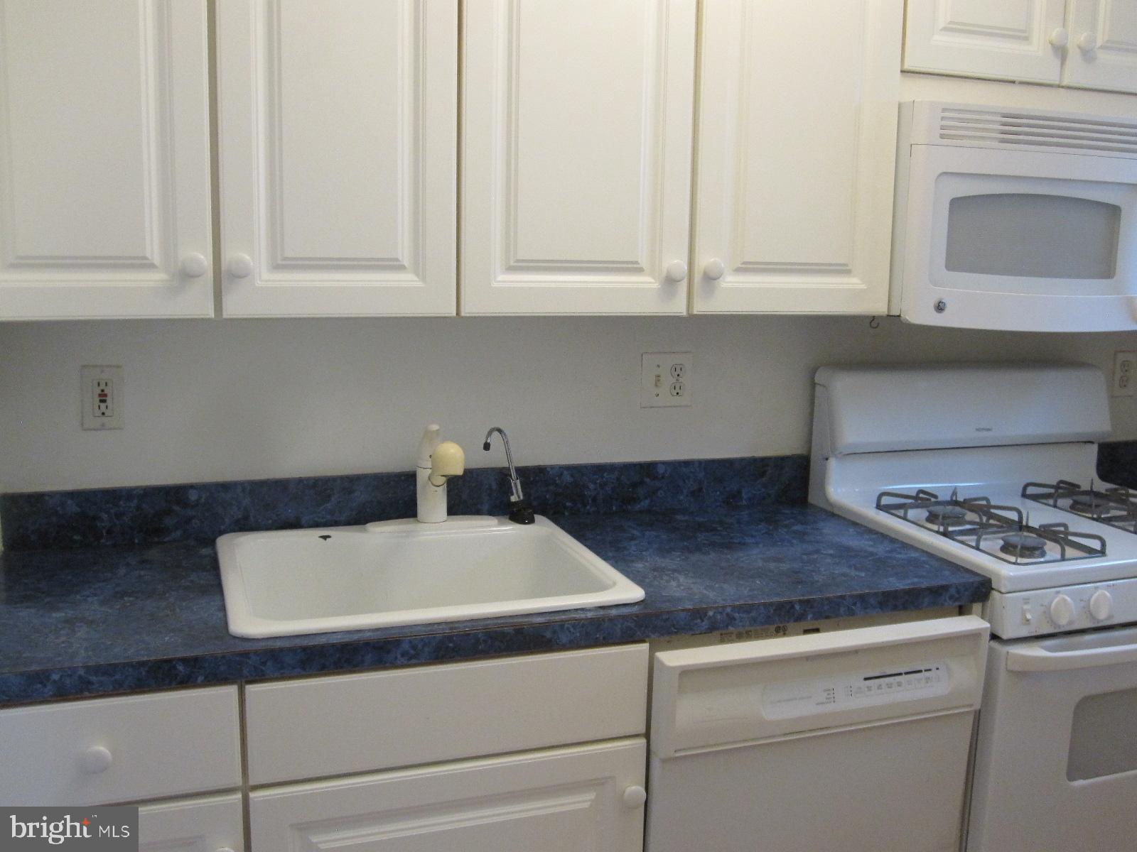 12602 Denley Road Silver Spring, MD 20906 - Photo 10 of 17 Kitchen