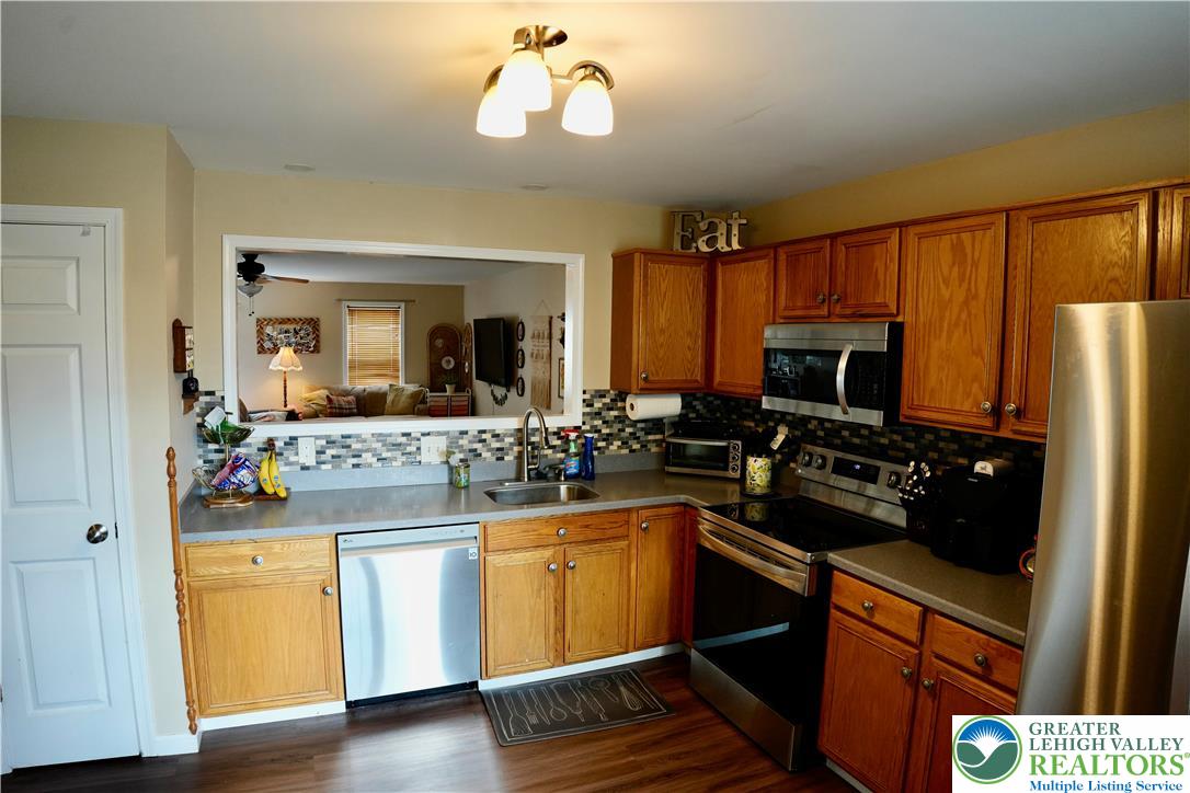 11 Corriere Road Easton, PA 18045 - Photo 3 of 19 Kitchen