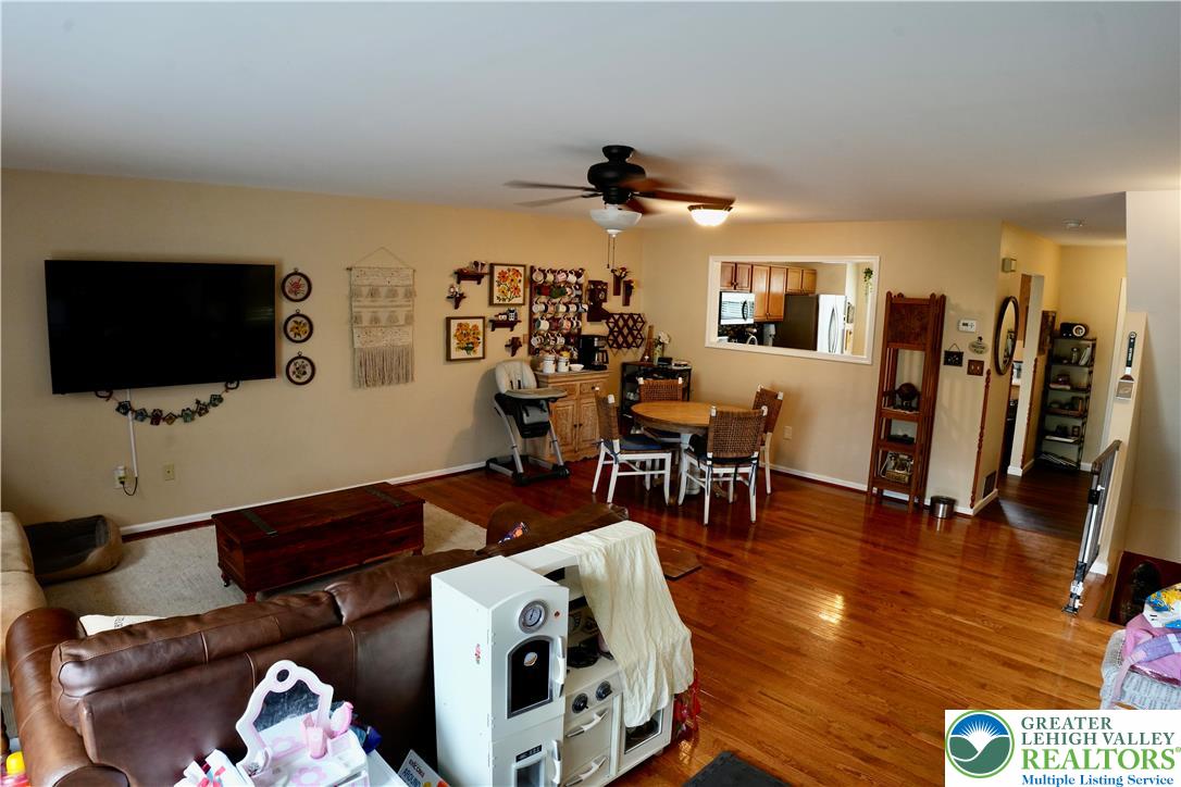 11 Corriere Road Easton, PA 18045 - Photo 6 of 19 Living Room/ Dining Area
