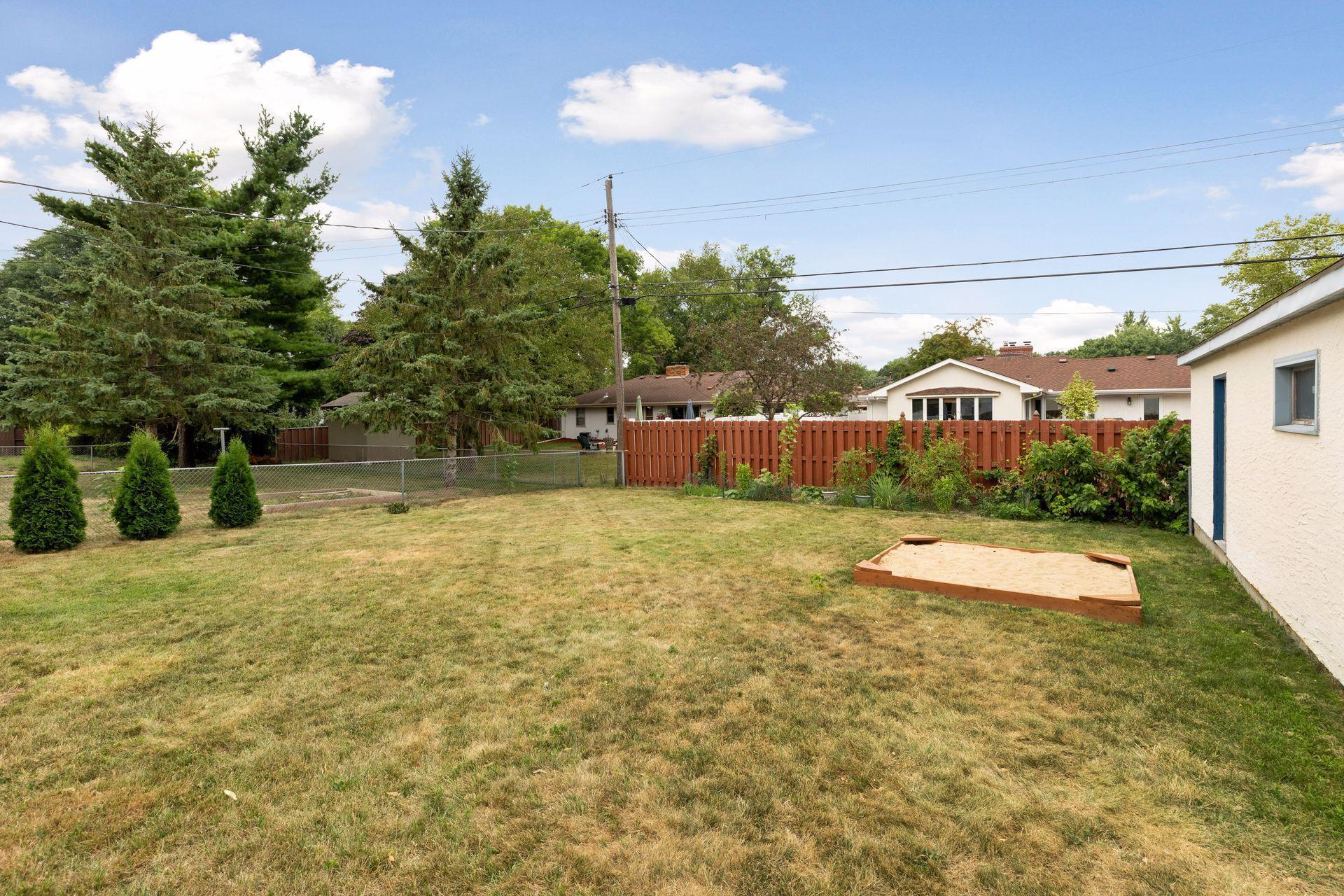 1151 County B Road West Roseville, MN 55113 - Photo 29 of 32 Gallery Image 29