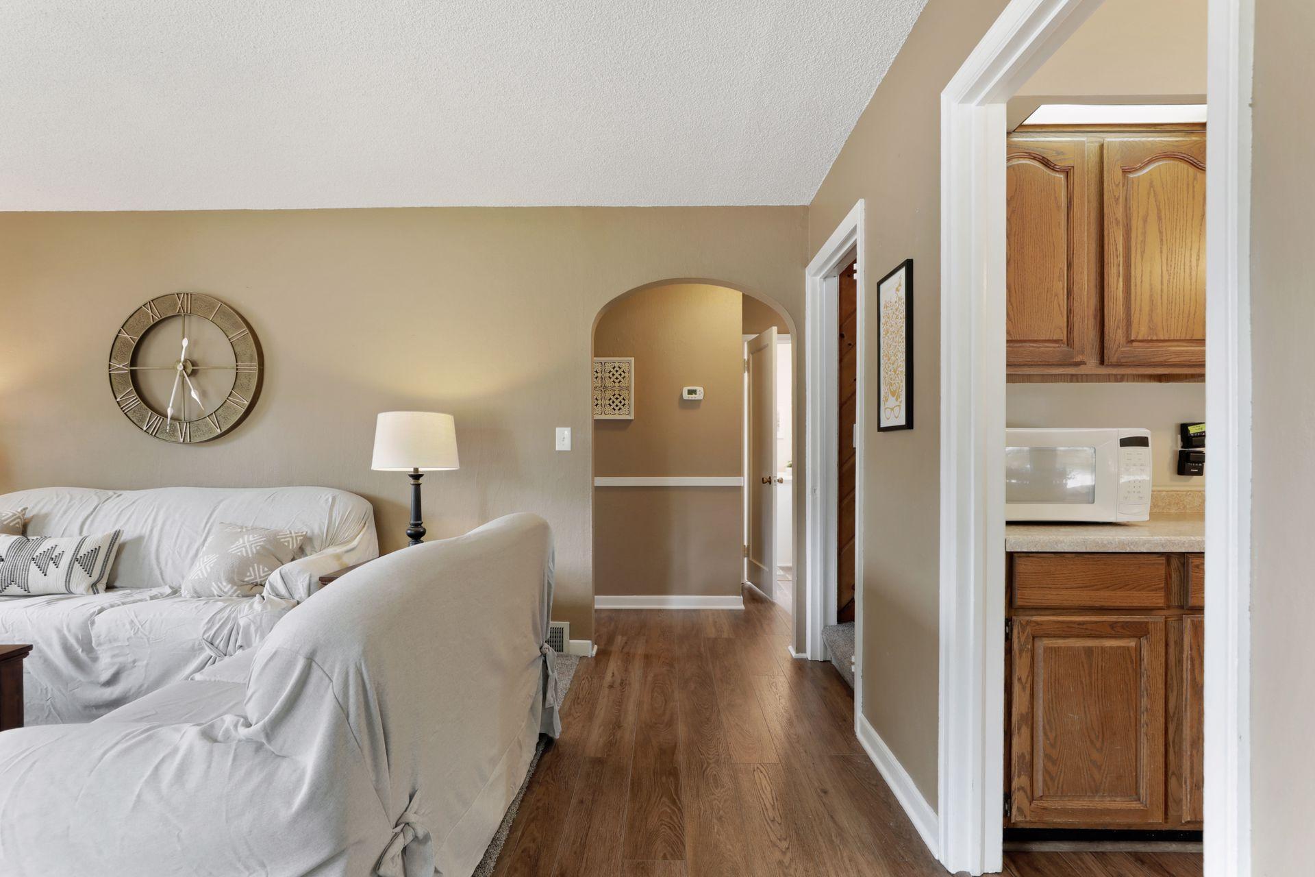 1151 County B Road West Roseville, MN 55113 - Photo 4 of 32 Gallery Image 4