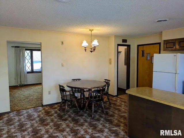 $99,900 | 528 South Emmett Street, Virden, IL 62690