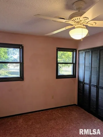 $99,900 | 528 South Emmett Street, Virden, IL 62690