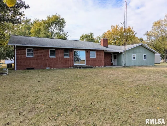 $99,900 | 528 South Emmett Street, Virden, IL 62690