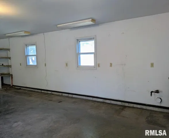 $99,900 | 528 South Emmett Street, Virden, IL 62690