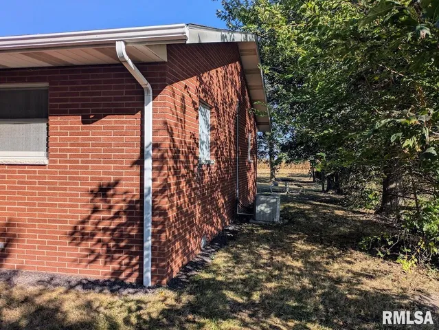 $99,900 | 528 South Emmett Street, Virden, IL 62690