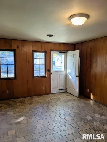 $99,900 | 528 South Emmett Street, Virden, IL 62690