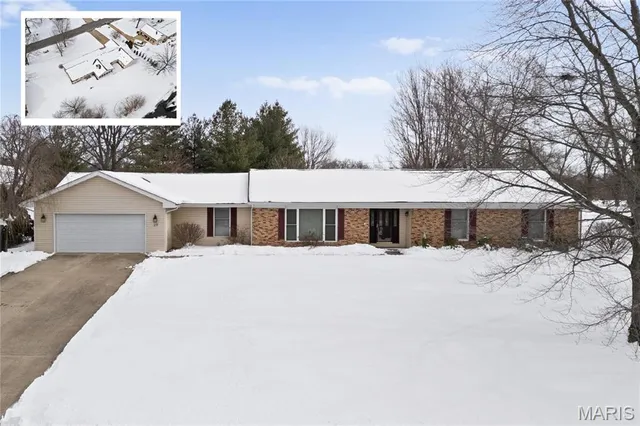 $368,800 | 29 Santa Anita Drive, Maryville, IL 62062