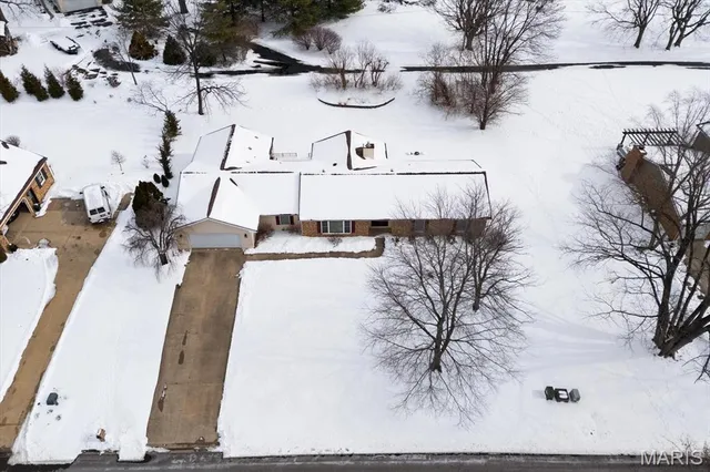 $368,800 | 29 Santa Anita Drive, Maryville, IL 62062