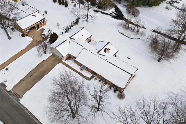 $368,800 | 29 Santa Anita Drive, Maryville, IL 62062