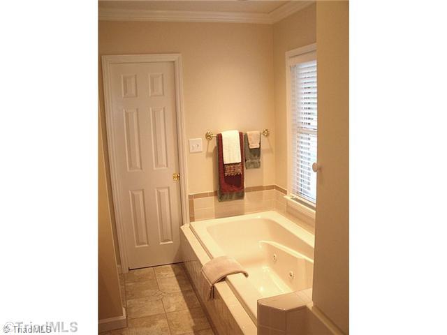3617 Liberty Road Greensboro, NC 27406 - Photo 8 of 9 Bath.