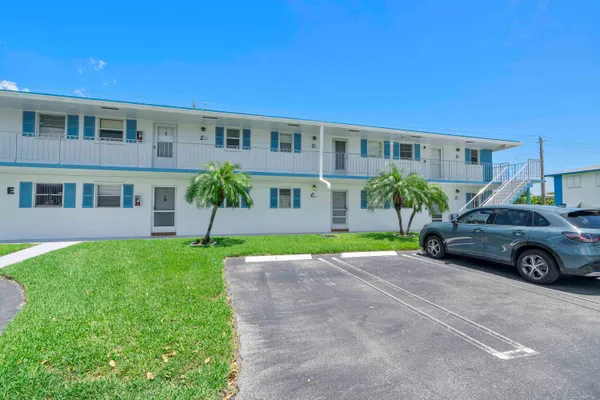 $114,900 | 1115 Lake Terrace, Unit 111, Boynton Beach, FL 33426