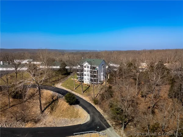 $230,000 | 282 Park Pl Drive, Unit 2A, Kaiser, MO 65047