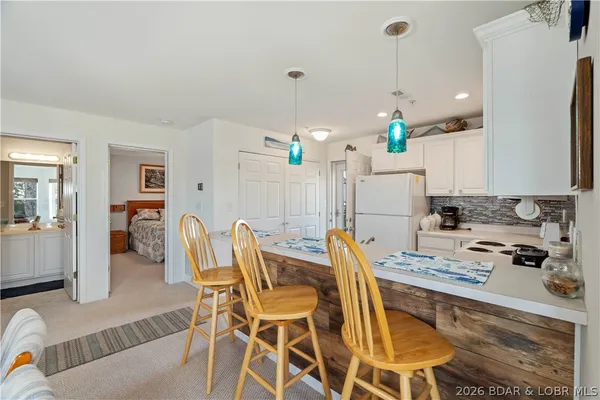 $230,000 | 282 Park Pl Drive, Unit 2A, Kaiser, MO 65047