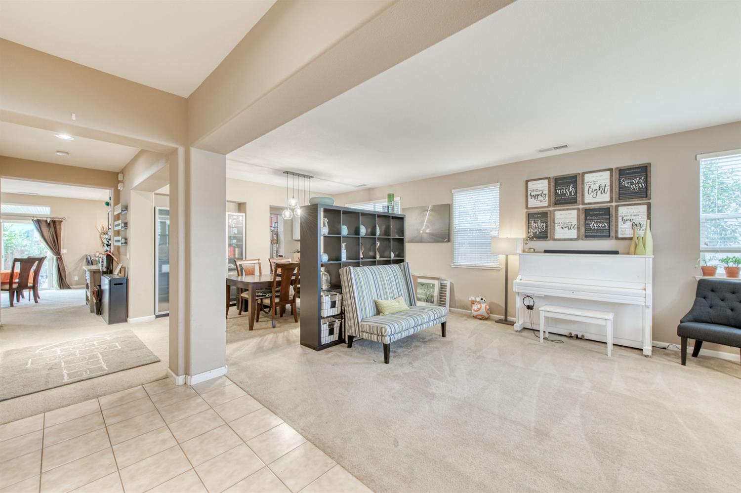 677 Everglade Avenue Clovis, CA 93619 - Photo 6 of 29 a view of livingroom with furniture and white walls