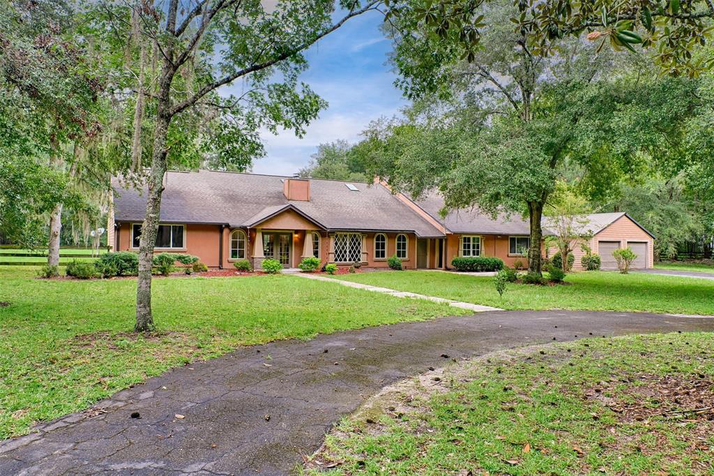 Welcome HOME to Farms of Kanapaha!