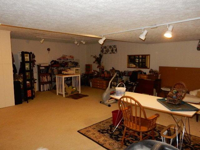 9450 Dunham Road Mount Vernon, OH 43050 - Photo 9 of 37 Gallery Image 9