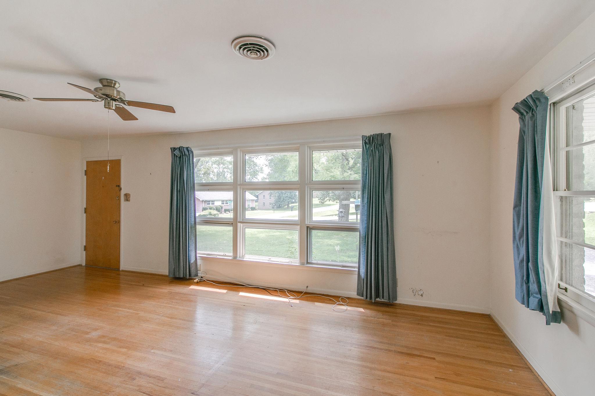 911 Branch Road Clarksville, TN 37043 - Photo 8 of 28 Gallery Image 8