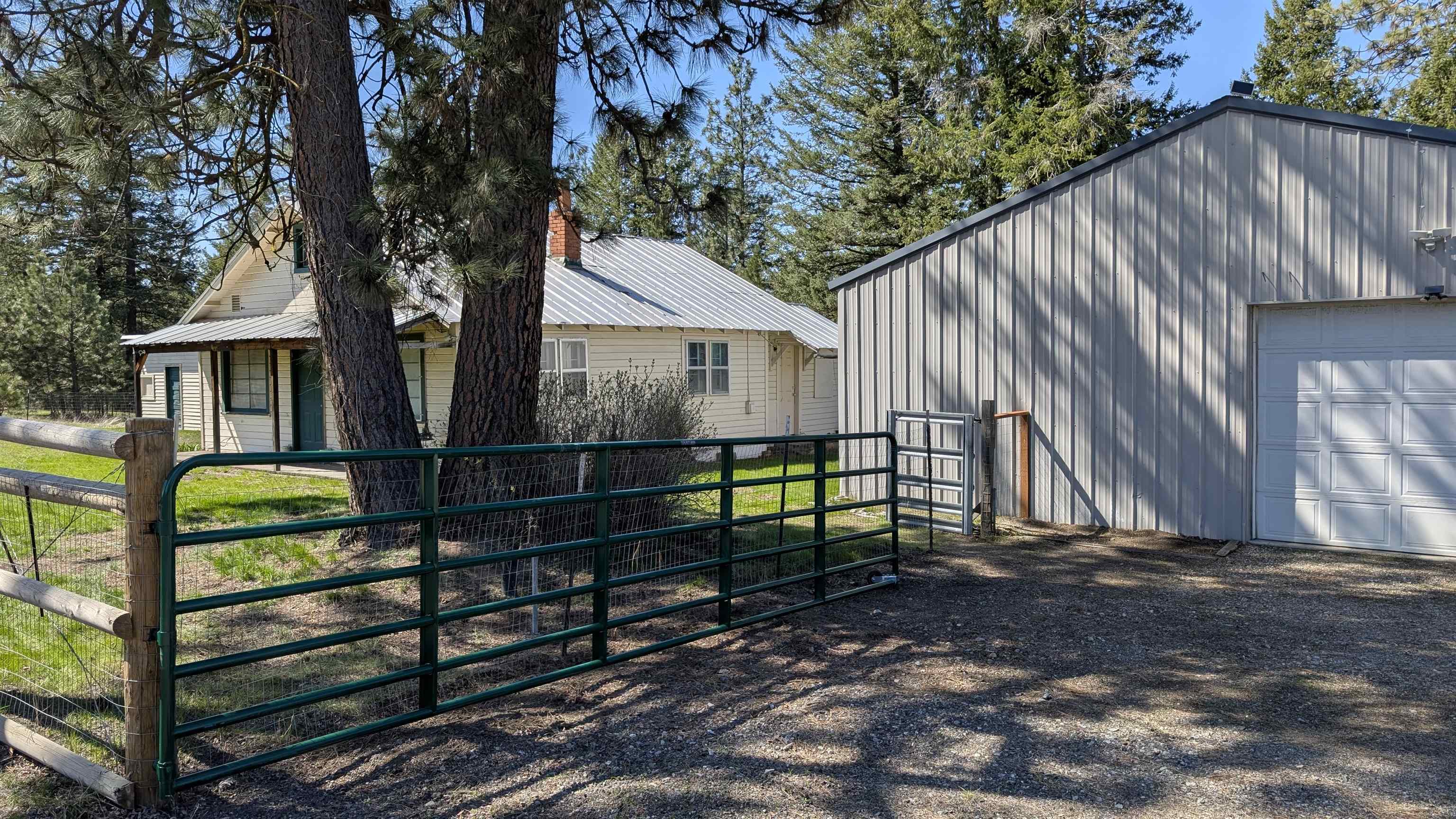 4807 East Chattaroy Road Chattaroy, WA 99003 - Photo 18 of 32