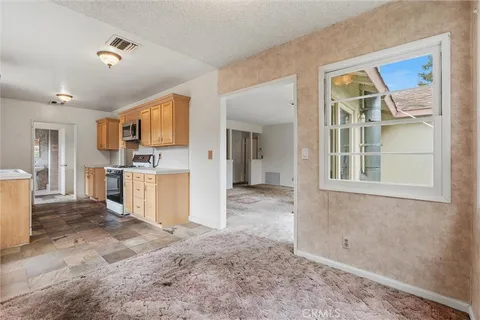 $885,000 | 5636 Ponce Avenue, Woodland Hills, CA 91367