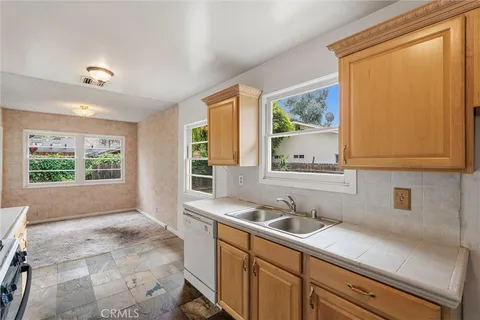 $885,000 | 5636 Ponce Avenue, Woodland Hills, CA 91367