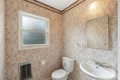 $885,000 | 5636 Ponce Avenue, Woodland Hills, CA 91367