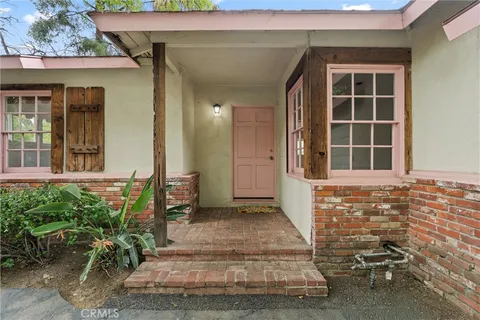 $885,000 | 5636 Ponce Avenue, Woodland Hills, CA 91367