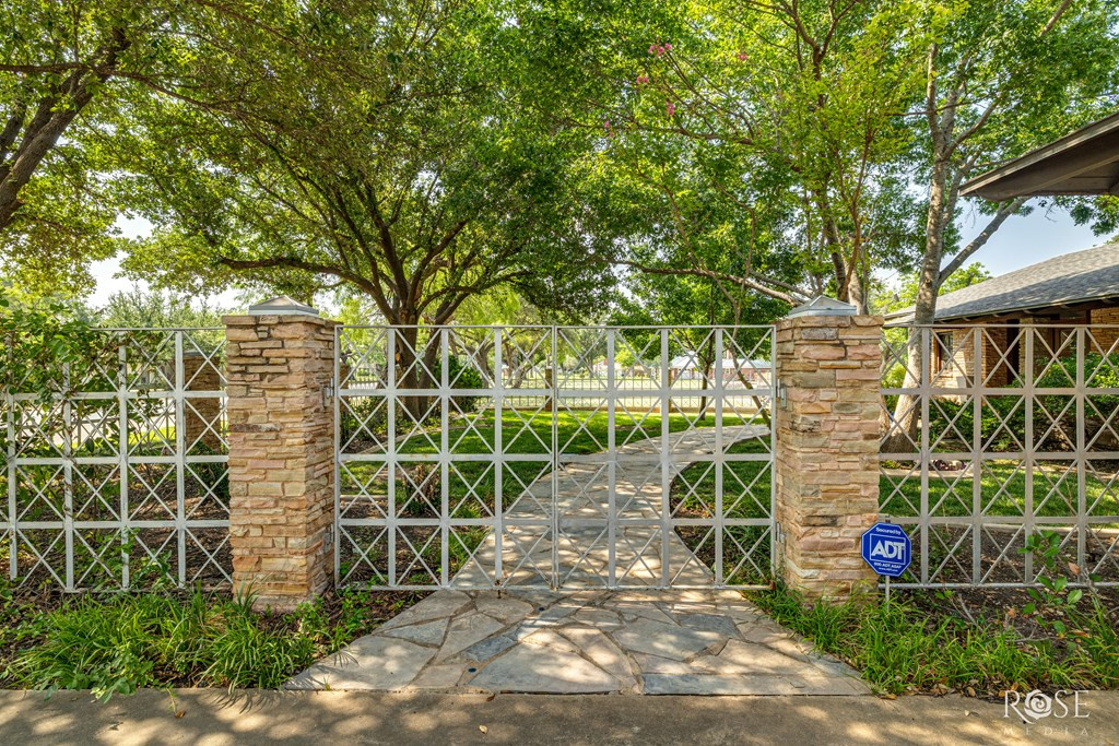 1703 Christoval Road San Angelo, TX 76903 - Photo 4 of 63 Photo 4