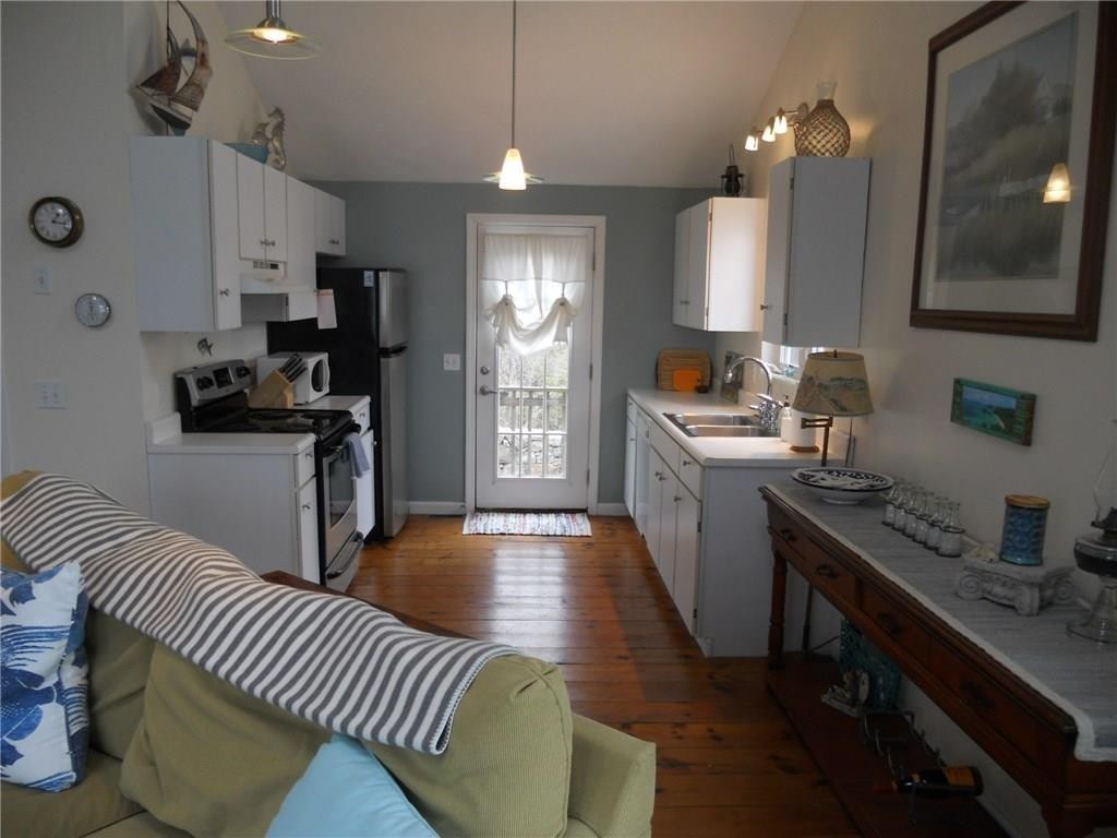 260 Riverside Drive Tiverton, RI 02878 - Photo 6 of 19 Gallery Image 6