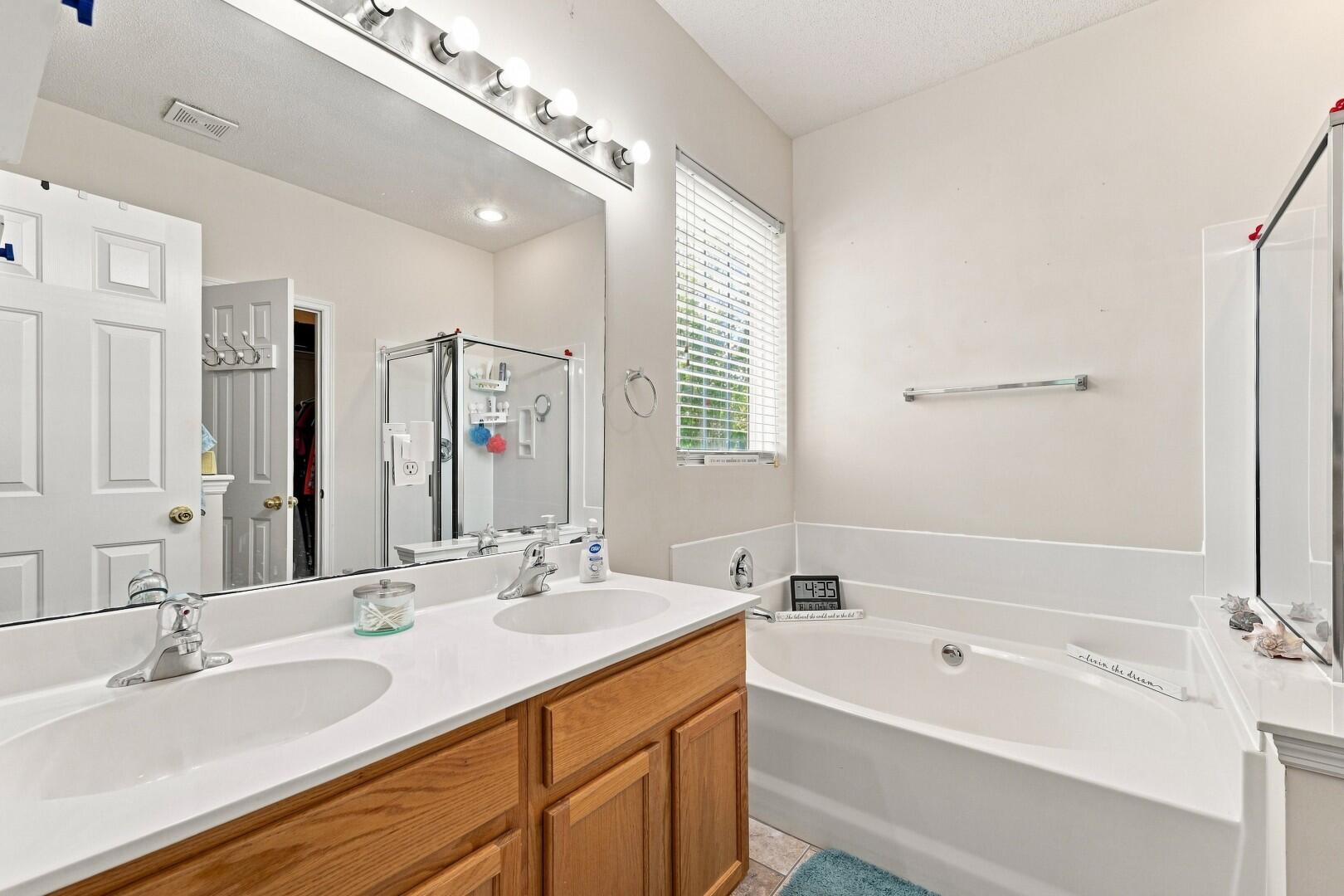 107 Oakbluff Road Summerville, SC 29485 - Photo 13 of 25 Jacques Simard - Number 13 primary bathr