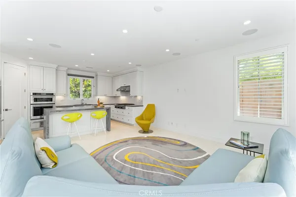 $2,250,000 | 125 Toretta, Irvine, CA 92602