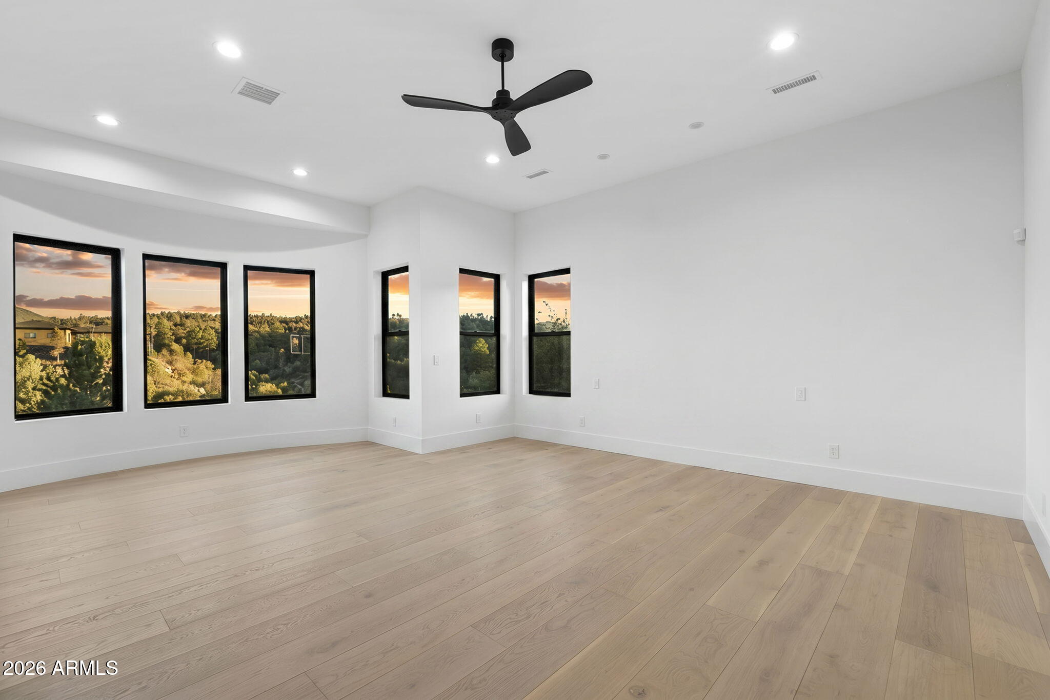 300 Lynx Creek Road Prescott, AZ 86303 - Photo 23 of 109 20-Primary Bedroom VD